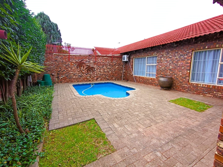 3 Bedroom Property for Sale in Uitsig Free State